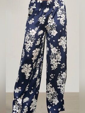 Elan Navy and White Floral wide Leg Satin feel Pants Gorgeous!!